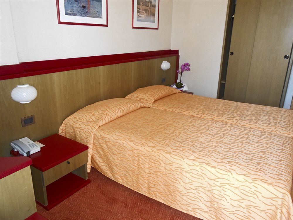 Hotel La Perla - Bike Hotel Garda  Ngoại thất bức ảnh