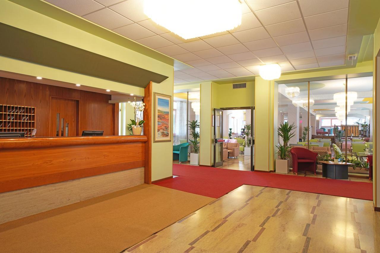 Hotel La Perla - Bike Hotel Garda  Ngoại thất bức ảnh